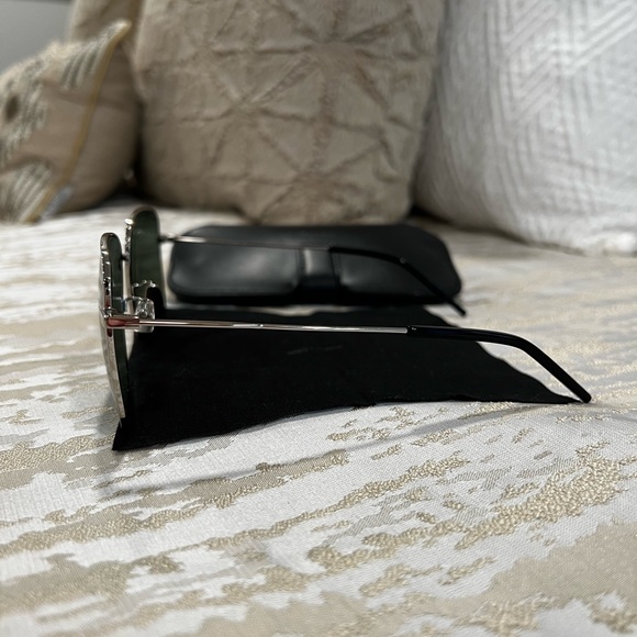 Saint Laurent Metalframe Aviator Sunglasses 🖤 - Picture 7 of 9